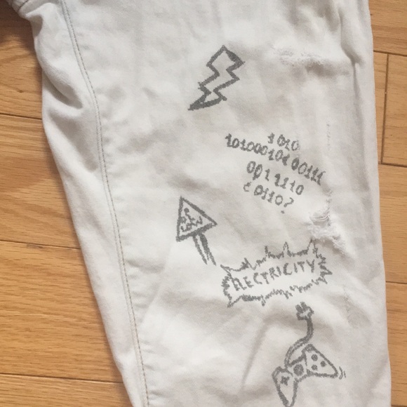 graffitied jeans☠️🖤 - Picture 5 of 9